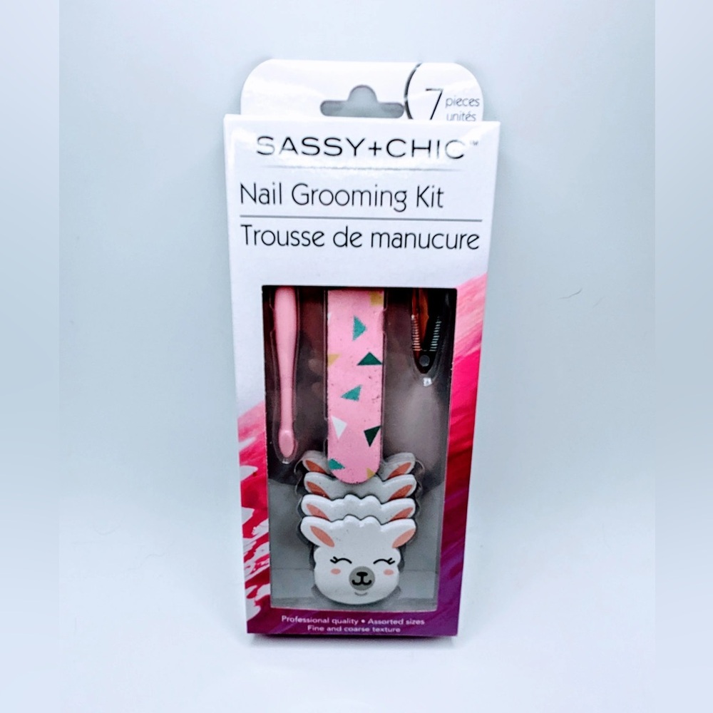 NWT Sassy + Chic 7 Piece Nail Grooming Kit